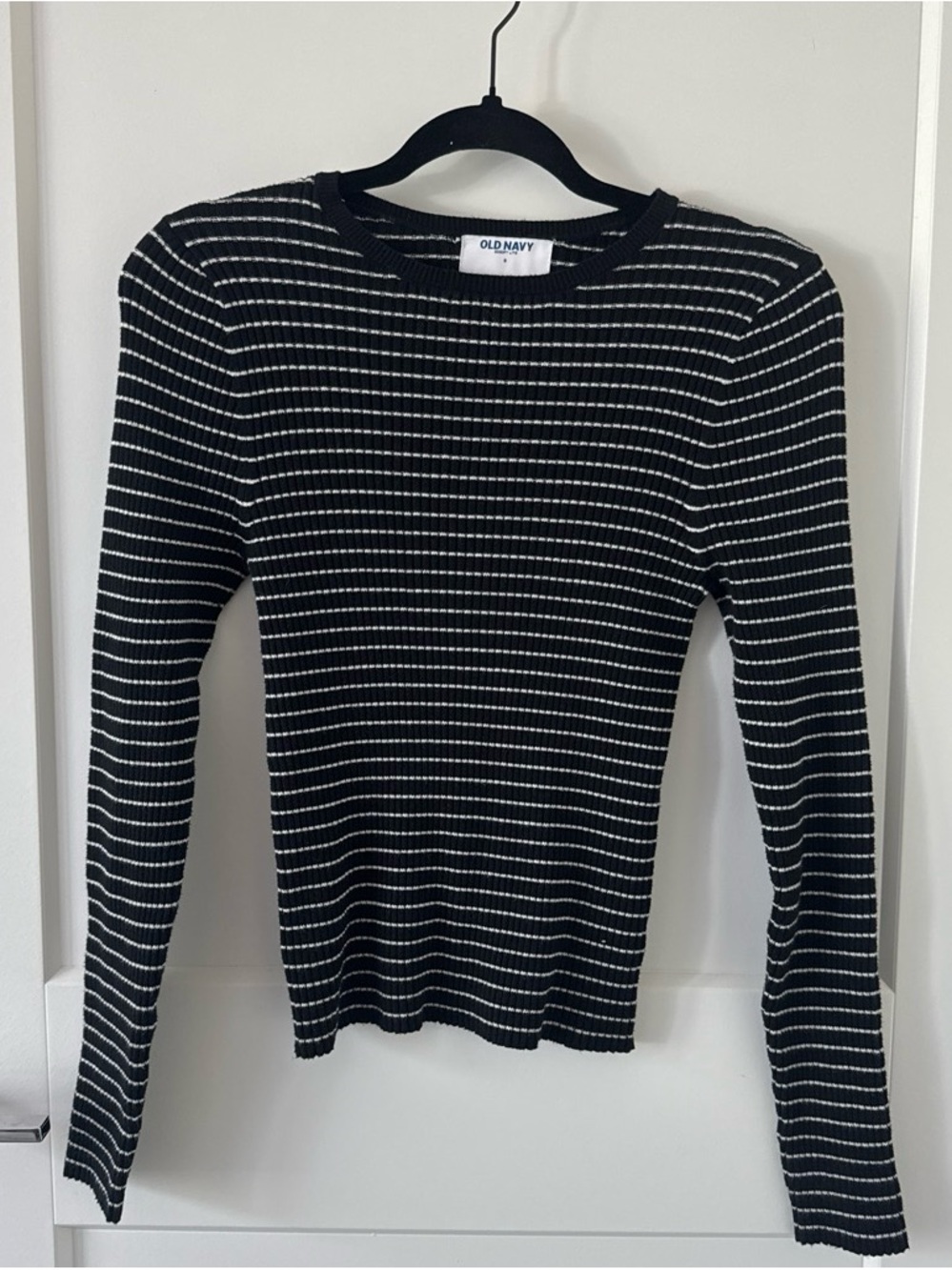 Old Navy Black and White Striped Ribbed Long Sleeve Tee